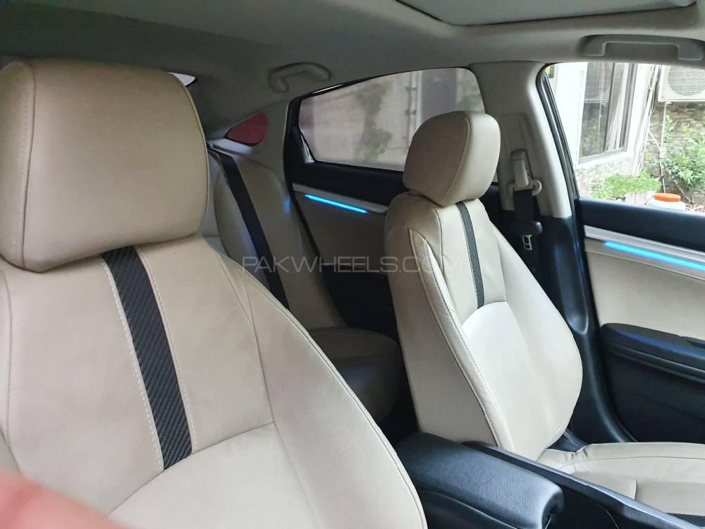 Honda Civic 2018 for Sale in Rawalpindi Honda Civic 2018 for Sale in Rawalpindi Image-9