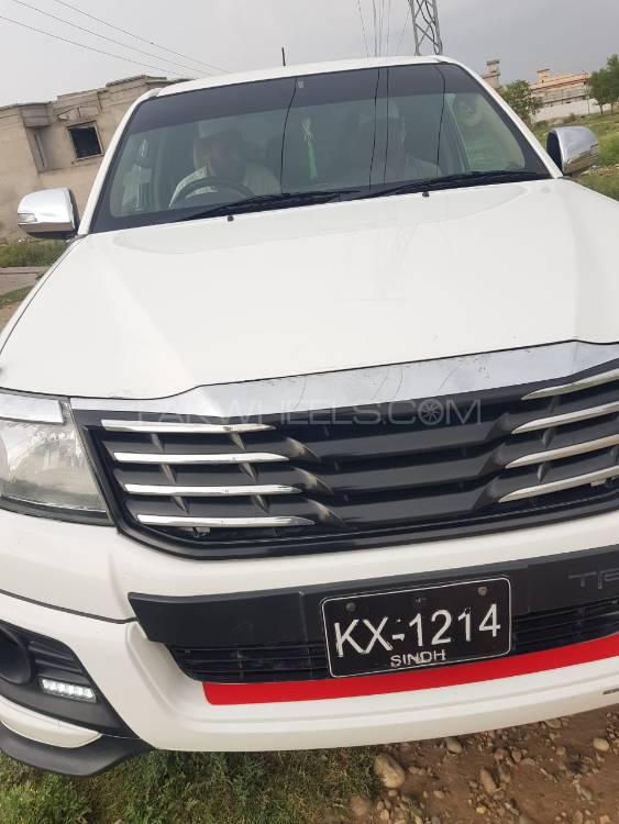 Toyota Hilux 2016 for Sale in Karak Image-1