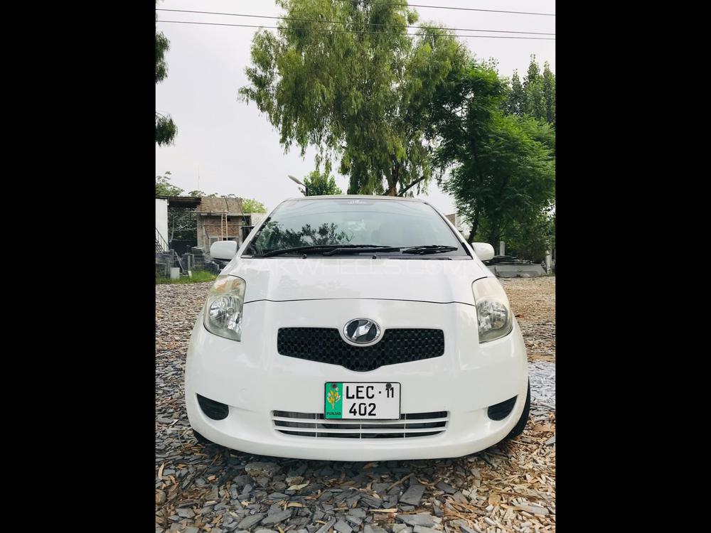 Toyota Vitz 2007 for Sale in Nowshera Image-1