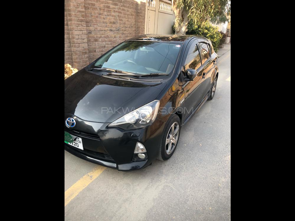 Toyota Aqua 2016 for Sale in Multan Image-1