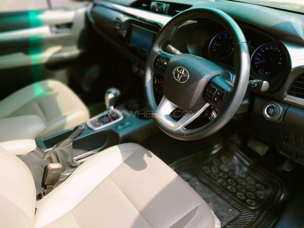 Toyota Hilux 2018 for Sale in Lahore Toyota Hilux 2018 for Sale in Lahore Image-7