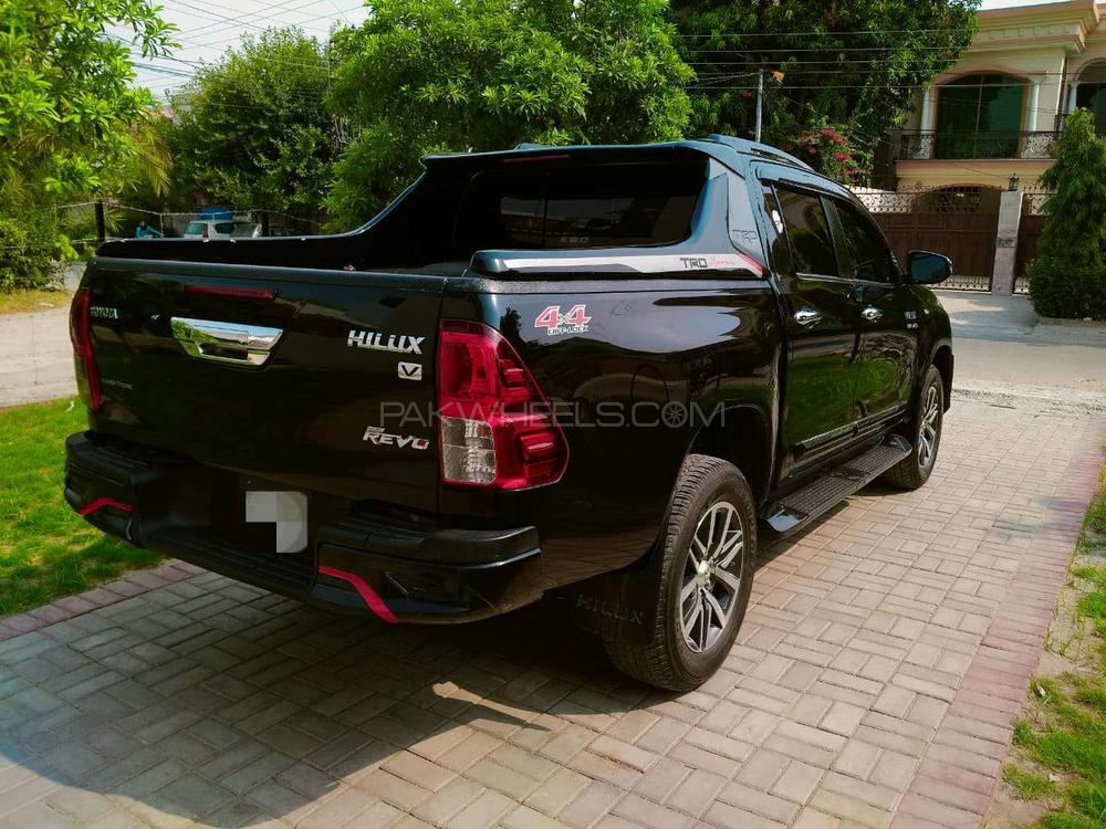 Toyota Hilux 2018 for Sale in Lahore Toyota Hilux 2018 for Sale in Lahore Image-11