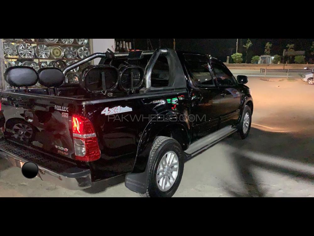 Toyota Hilux 2015 for Sale in Peshawar Toyota Hilux 2015 for Sale in Peshawar Image-3