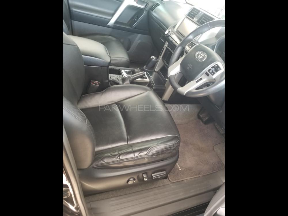 Toyota Prado 2010 for Sale in Peshawar Toyota Prado 2010 for Sale in Peshawar Image-8