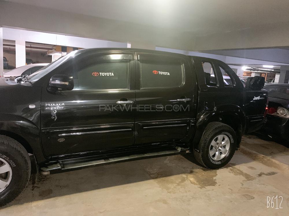 Toyota Hilux 2006 for Sale in Karachi Toyota Hilux 2006 for Sale in Karachi Image-2