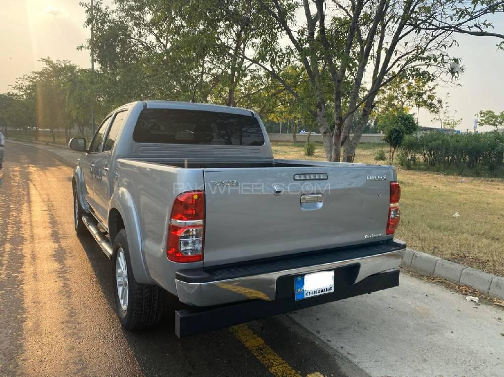 Toyota Hilux 2015 for Sale in Lahore Toyota Hilux 2015 for Sale in Lahore Image-14