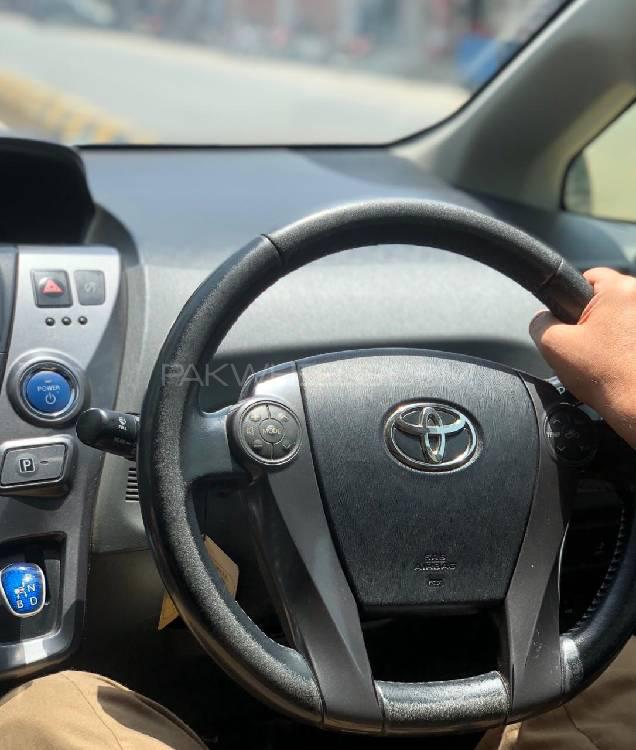 Toyota Prius Alpha 2014 for Sale in Karachi Toyota Prius Alpha 2014 for Sale in Karachi Image-2