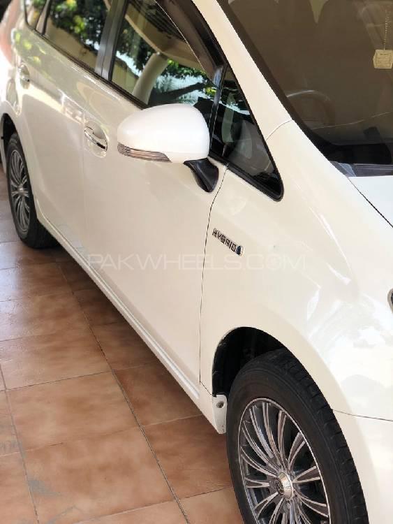 Toyota Prius Alpha 2014 for Sale in Karachi Toyota Prius Alpha 2014 for Sale in Karachi Image-9
