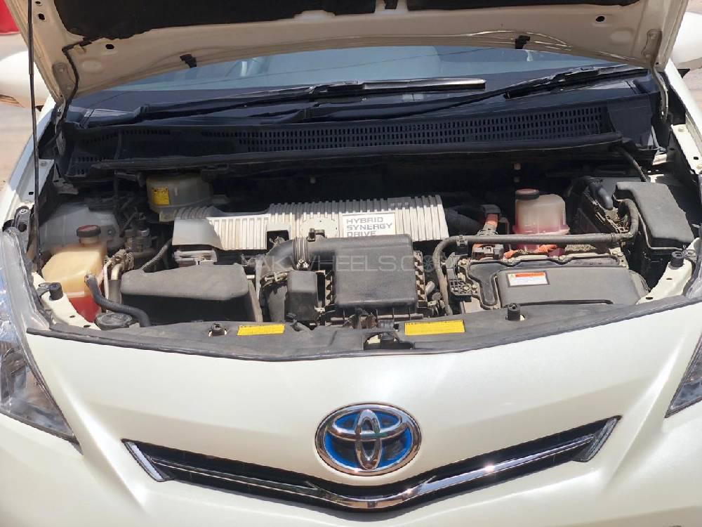 Toyota Prius Alpha 2014 for Sale in Karachi Toyota Prius Alpha 2014 for Sale in Karachi Image-3