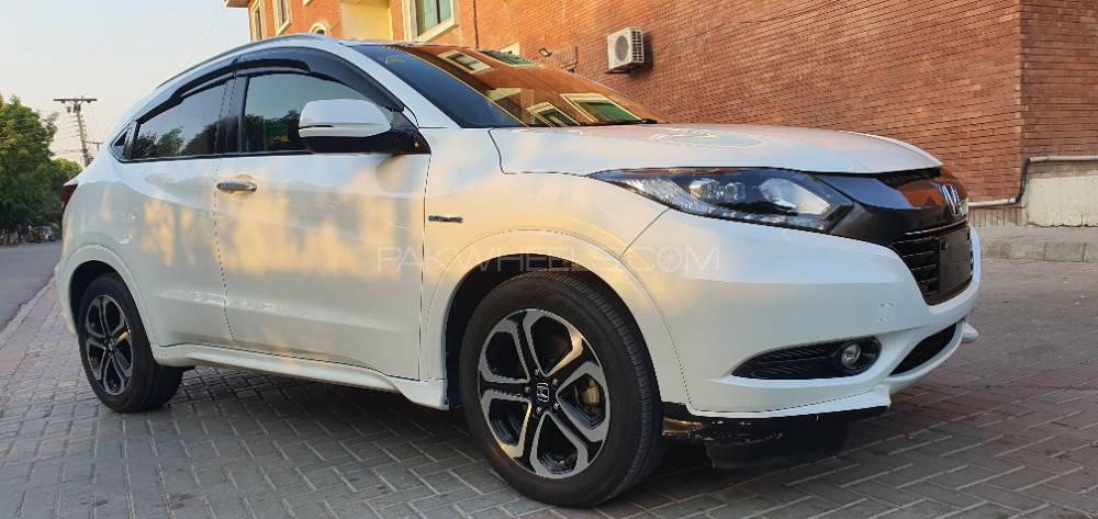 Honda Vezel 2016 for Sale in Lahore Honda Vezel 2016 for Sale in Lahore Image-4