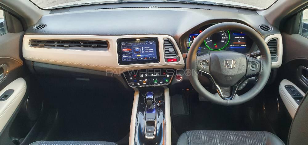 Honda Vezel 2016 for Sale in Lahore Honda Vezel 2016 for Sale in Lahore Image-15