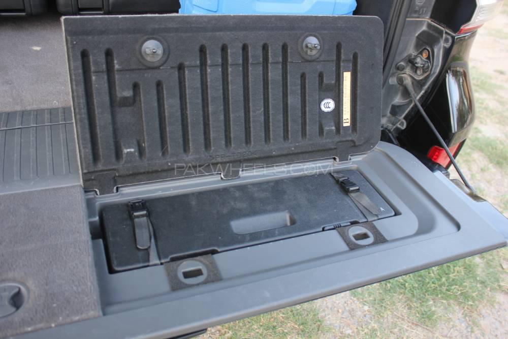 Toyota Land Cruiser 2011 for Sale in Rawalpindi Toyota Land Cruiser 2011 for Sale in Rawalpindi Image-11
