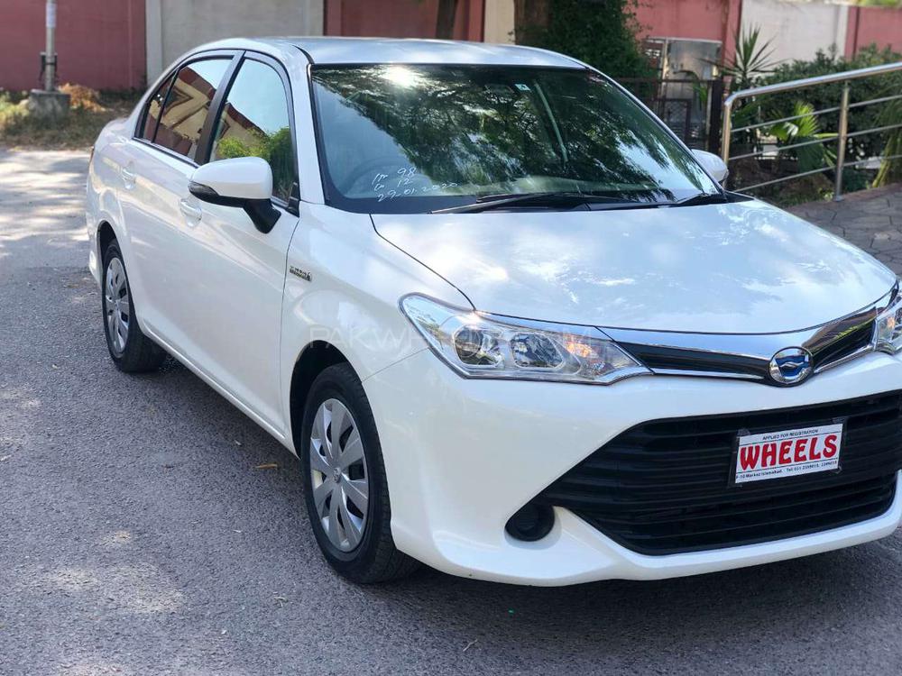 Toyota Corolla Axio 2016 for Sale in Islamabad Image-1