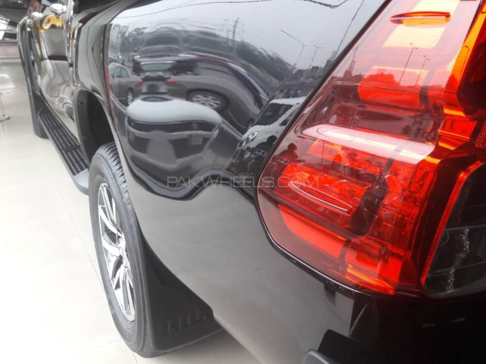 Toyota Hilux 2020 for Sale in Lahore Toyota Hilux 2020 for Sale in Lahore Image-9