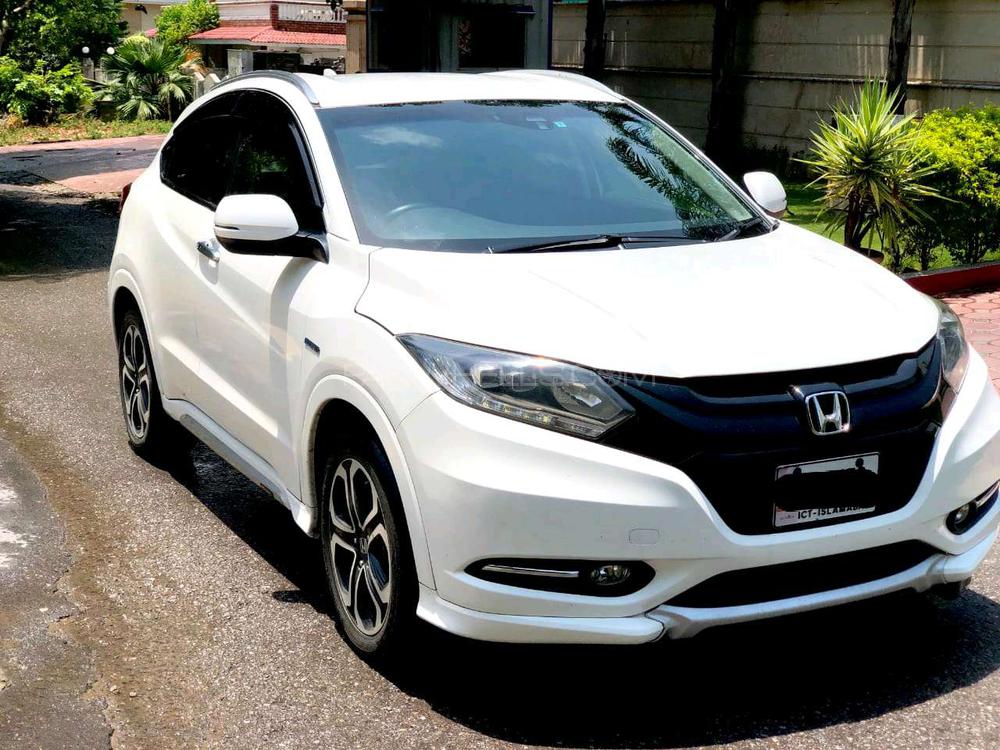 Honda Vezel 2015 for Sale in Islamabad Image-1