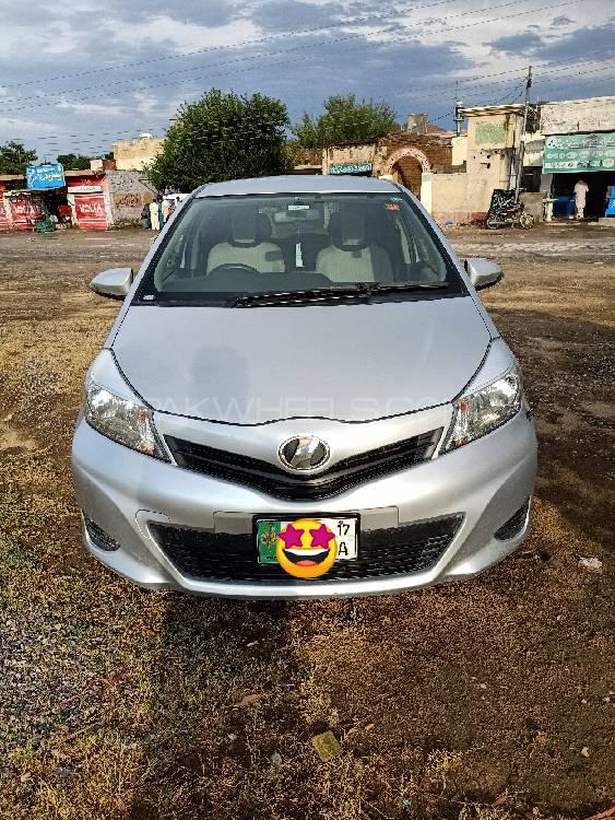 Toyota Vitz 2014 for Sale in Jand Image-1