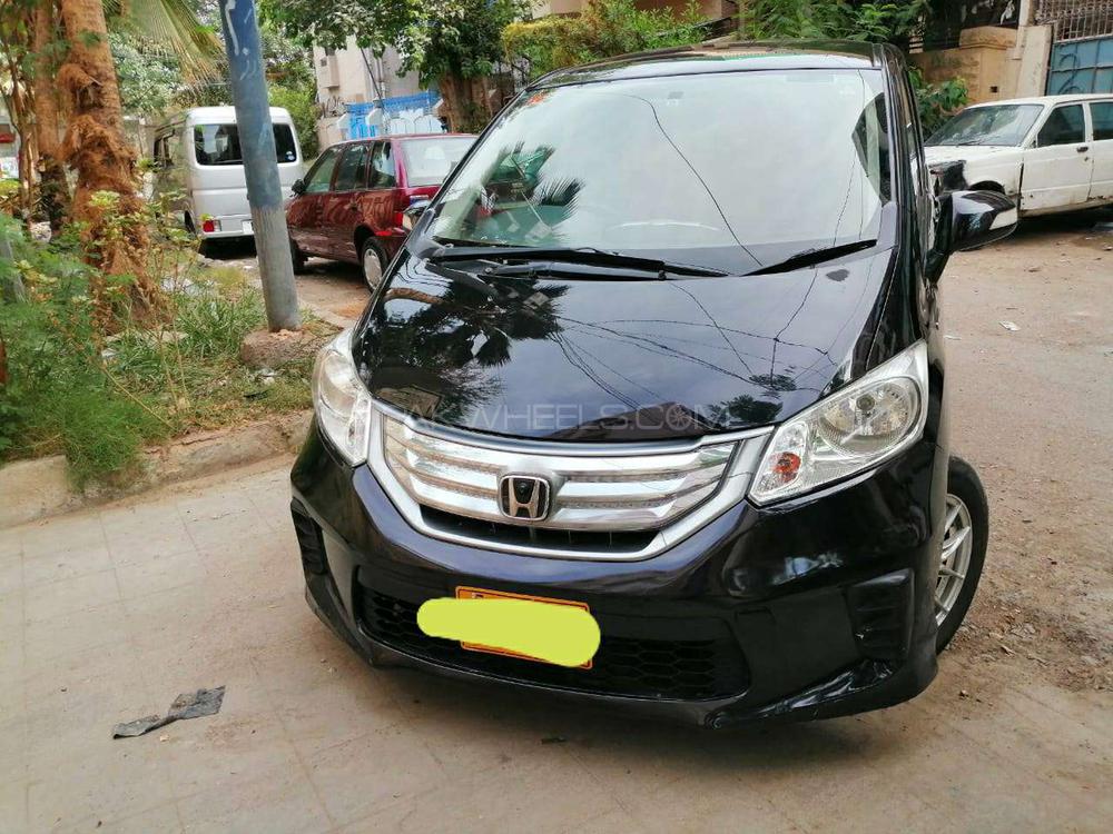 Honda Freed 2013 for Sale in Karachi Image-1