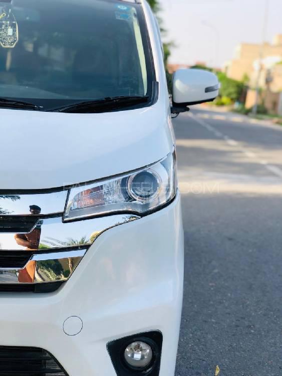 Nissan Dayz Highway Star 2013 for Sale in Faisalabad Nissan Dayz Highway Star 2013 for Sale in Faisalabad Image-3
