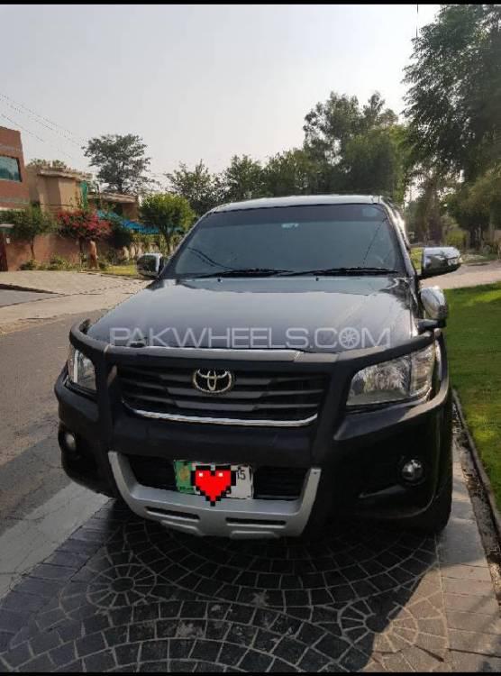 Toyota Hilux 2015 for Sale in Sargodha Toyota Hilux 2015 for Sale in Sargodha Image-2