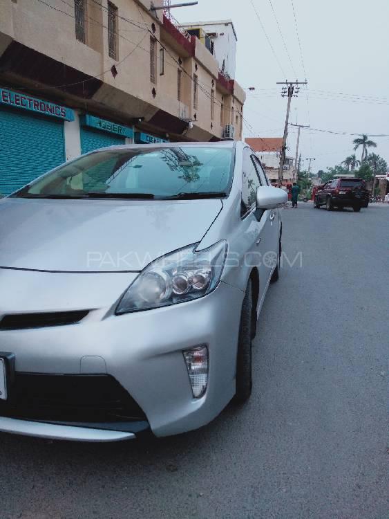 Toyota Prius 2012 for Sale in Gujrat Image-1