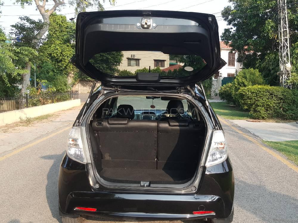 Honda Fit 2012 for Sale in Lahore Honda Fit 2012 for Sale in Lahore Image-8