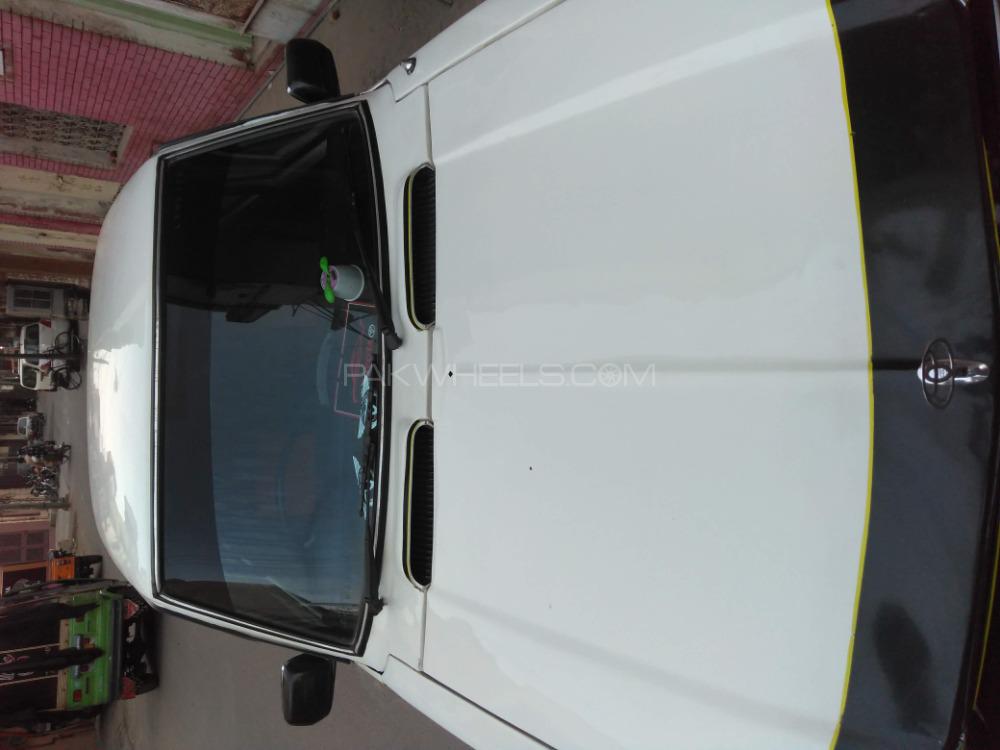 Toyota Corolla - 1973  Toyota Corolla - 1973  Image-4