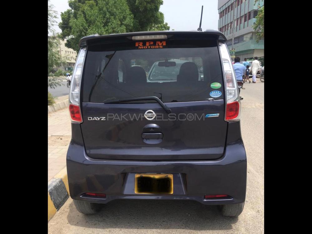 Nissan Dayz Highway Star 2014 for Sale in Karachi Nissan Dayz Highway Star 2014 for Sale in Karachi Image-3