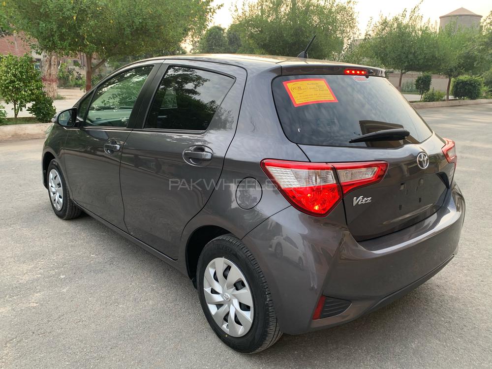 Toyota Vitz 2017 for Sale in Sahiwal Toyota Vitz 2017 for Sale in Sahiwal Image-4