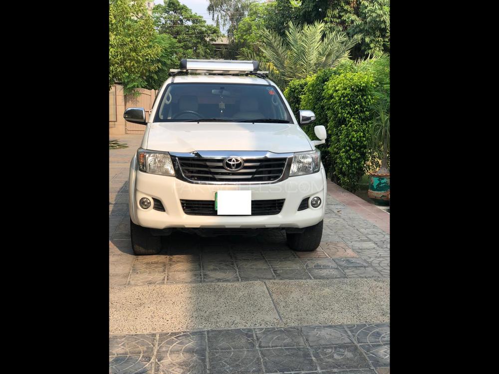 Toyota Hilux 2016 for Sale in Lahore Image-1