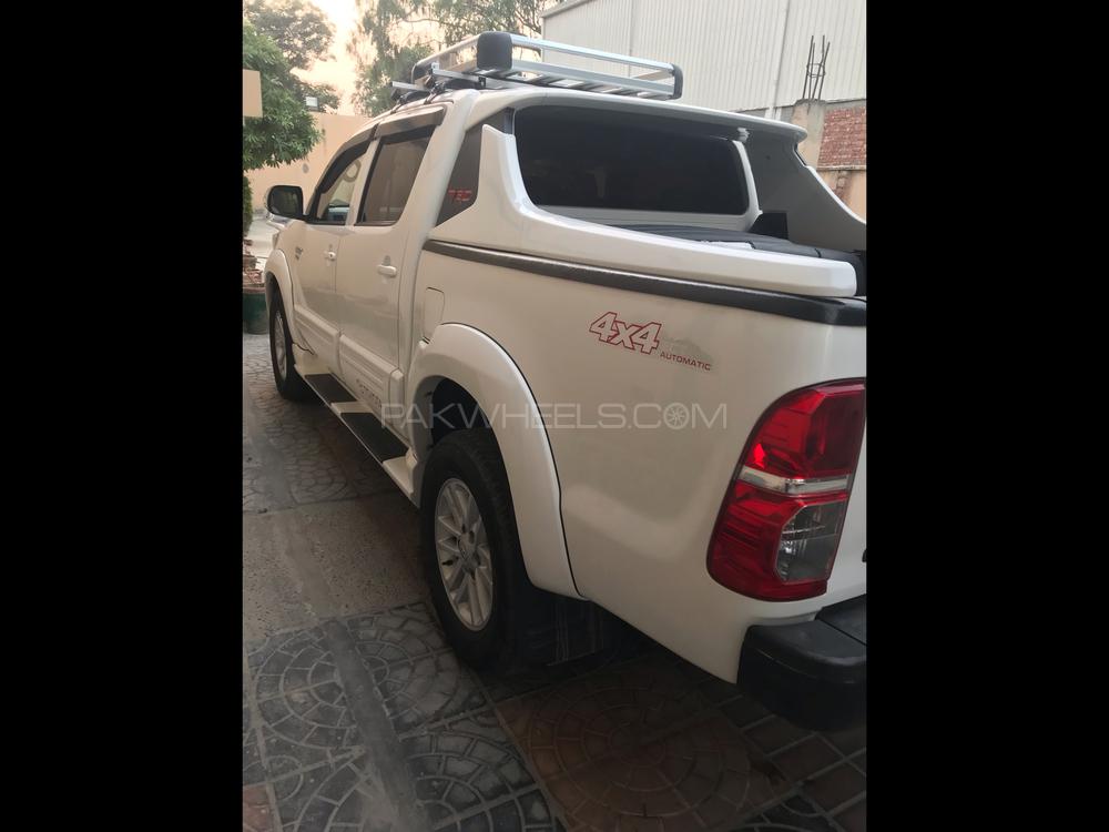 Toyota Hilux 2016 for Sale in Lahore Toyota Hilux 2016 for Sale in Lahore Image-12