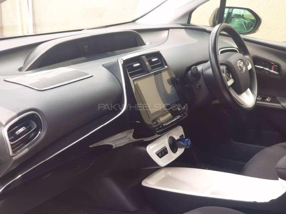 Toyota Prius 2016 for Sale in Lahore Toyota Prius 2016 for Sale in Lahore Image-8