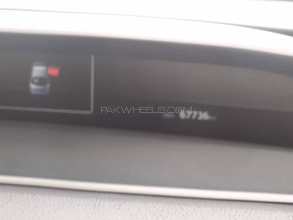 Toyota Prius 2016 for Sale in Lahore Toyota Prius 2016 for Sale in Lahore Image-11