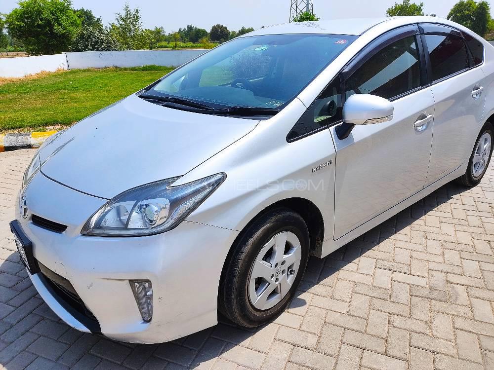 Toyota Prius 2013 for Sale in Faisalabad Toyota Prius 2013 for Sale in Faisalabad Image-2