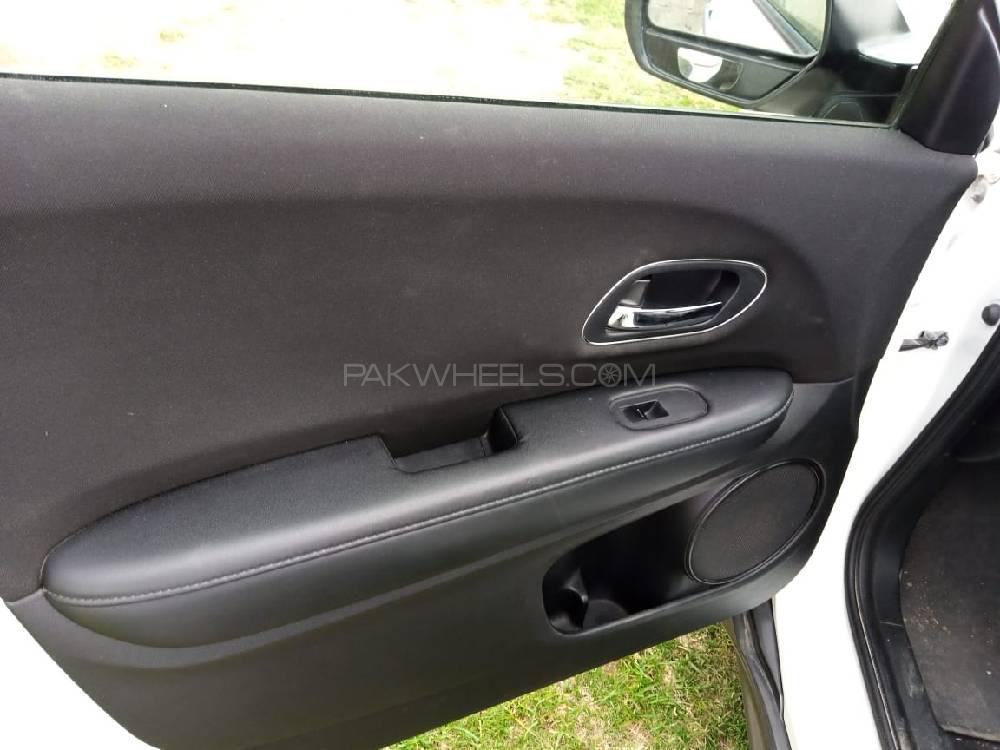 Honda Vezel 2014 for Sale in Rawalpindi Honda Vezel 2014 for Sale in Rawalpindi Image-6