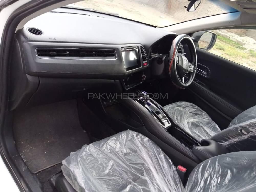 Honda Vezel 2014 for Sale in Rawalpindi Honda Vezel 2014 for Sale in Rawalpindi Image-4