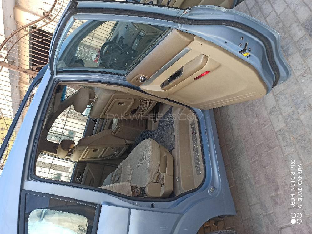 SsangYong Stavic 2006 for Sale in Sargodha SsangYong Stavic 2006 for Sale in Sargodha Image-10