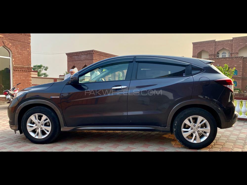 Honda Vezel 2014 for Sale in Mandi bahauddin Honda Vezel 2014 for Sale in Mandi bahauddin Image-4