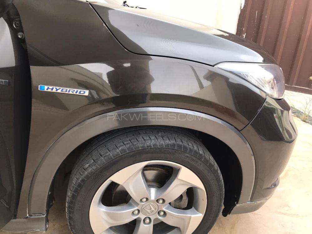 Honda Vezel 2015 for Sale in Karachi Image-1