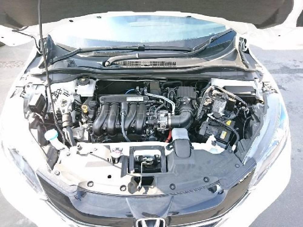 Honda Vezel 2015 for Sale in Lahore Honda Vezel 2015 for Sale in Lahore Image-6