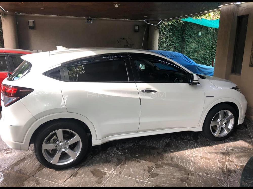 Honda Vezel 2015 for Sale in Lahore Image-1
