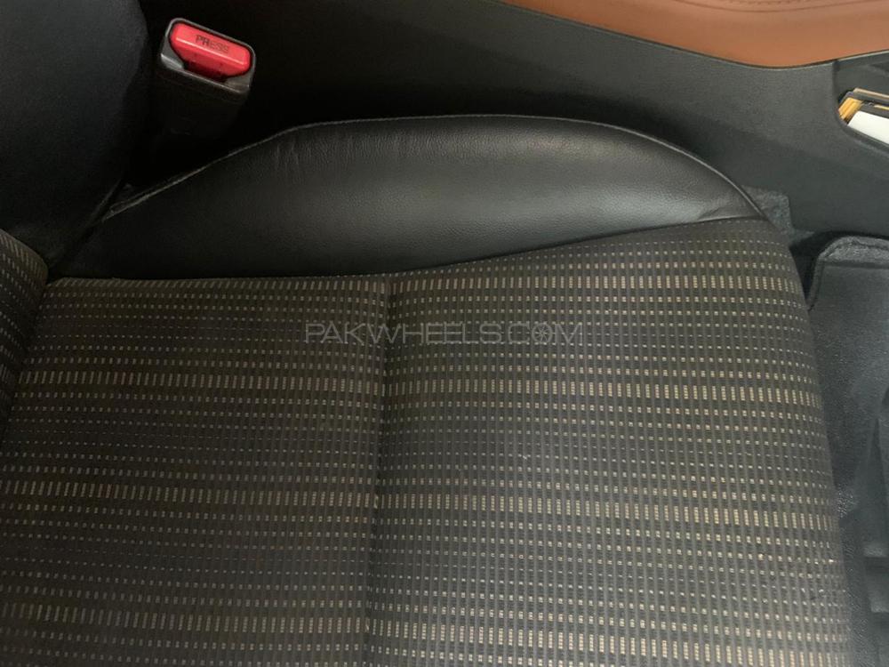 Honda Vezel 2015 for Sale in Lahore Honda Vezel 2015 for Sale in Lahore Image-8