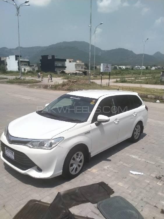 Toyota Corolla Fielder 2015 for Sale in Islamabad Image-1