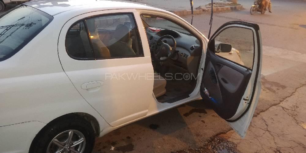 Toyota Platz 2004 for Sale in Lahore Toyota Platz 2004 for Sale in Lahore Image-2
