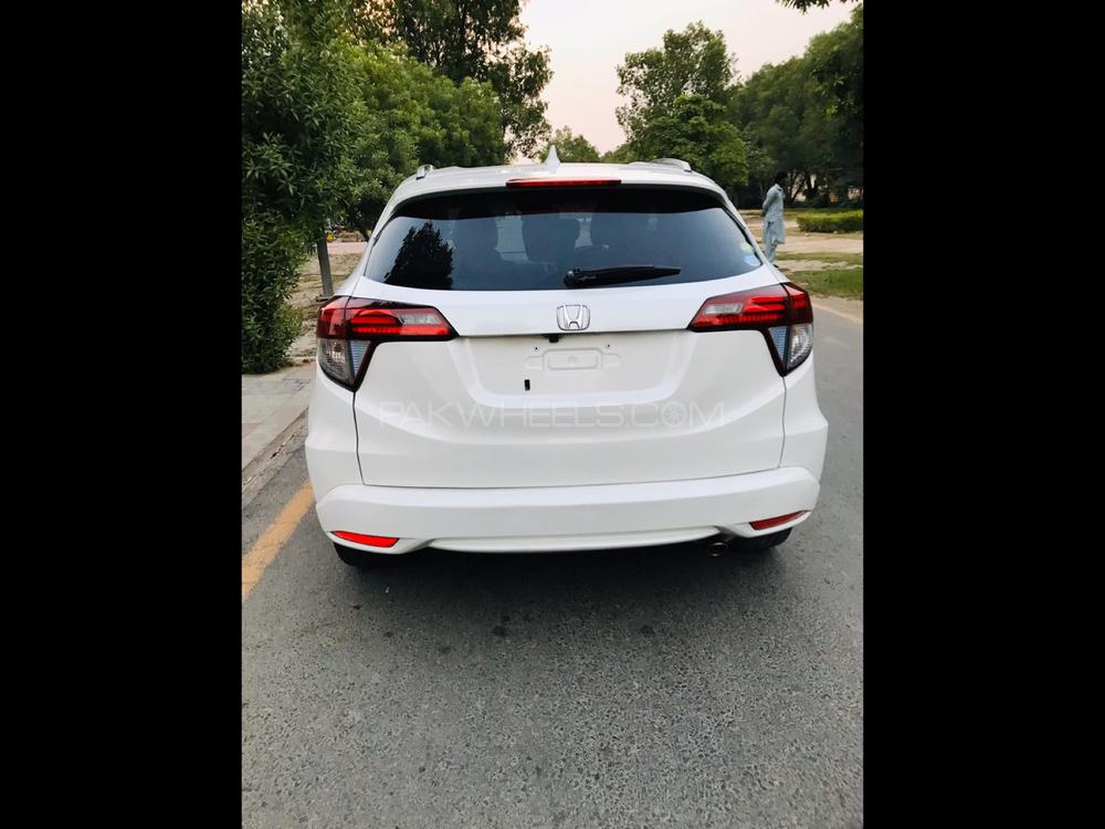 Honda Vezel 2014 for Sale in Lahore Honda Vezel 2014 for Sale in Lahore Image-9