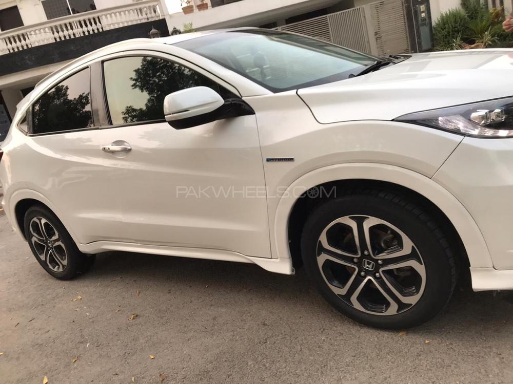 Honda Vezel 2014 for Sale in Lahore Honda Vezel 2014 for Sale in Lahore Image-5