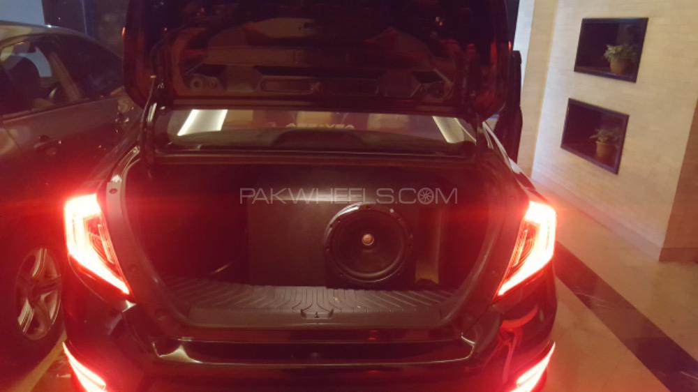 Honda Civic - 2017  Honda Civic - 2017  Image-3