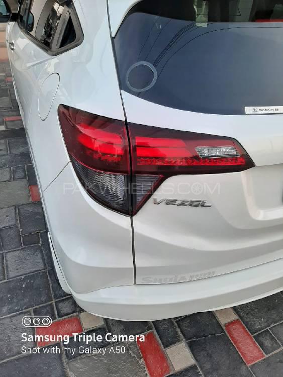 Honda Vezel 2014 for Sale in Lahore Honda Vezel 2014 for Sale in Lahore Image-12