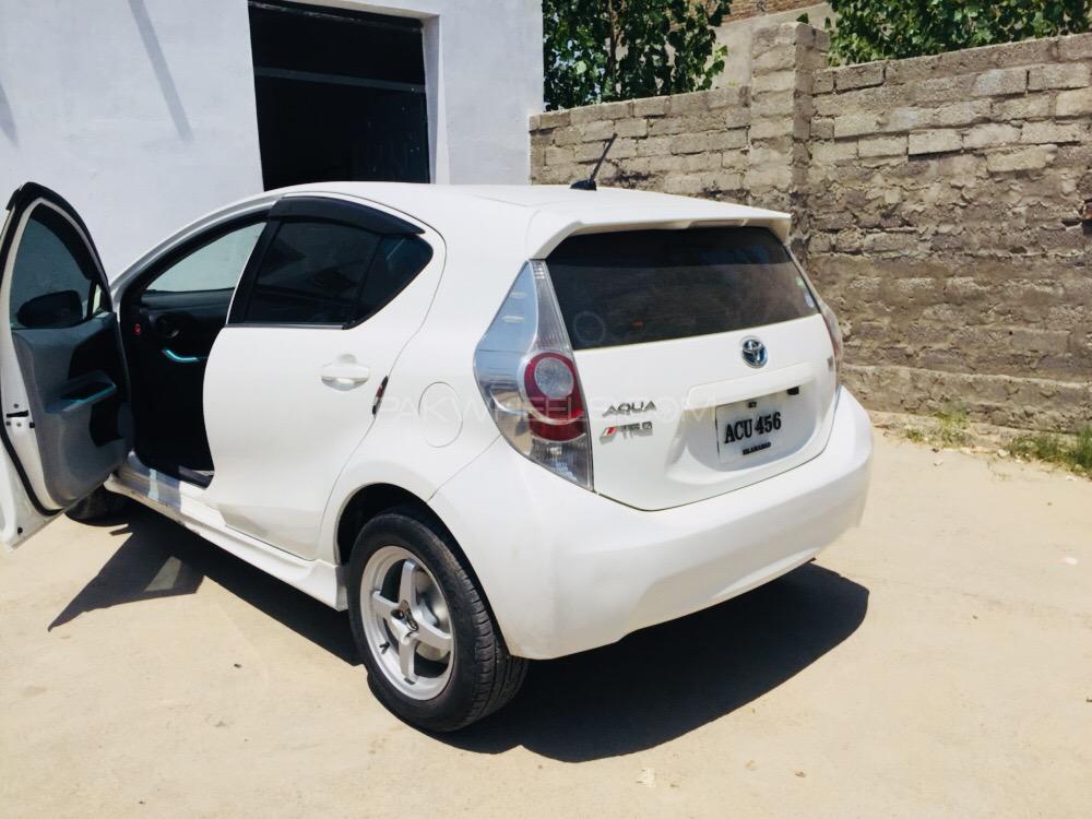 Toyota Aqua 2013 for Sale in Mardan Image-1