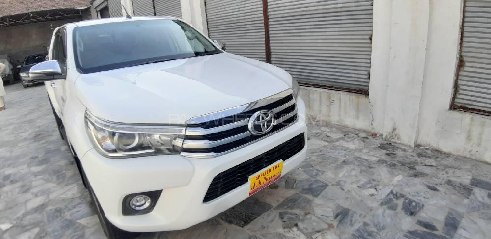 Toyota Hilux 2018 for Sale in Peshawar Toyota Hilux 2018 for Sale in Peshawar Image-7