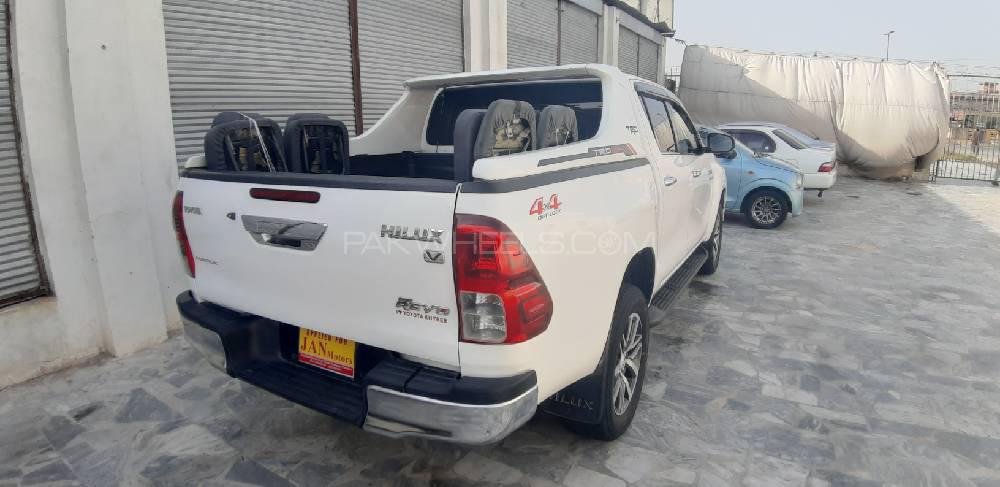 Toyota Hilux 2018 for Sale in Peshawar Toyota Hilux 2018 for Sale in Peshawar Image-9